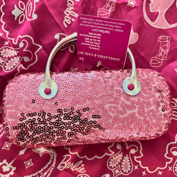 Gorgeous pink Barbie sequin sun glass case ! - Picture 3 of 3